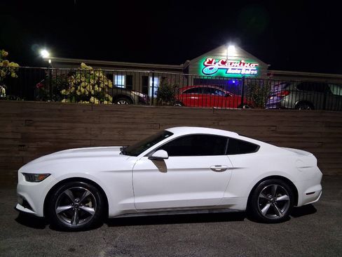 Used 2015 Ford Mustang Coupe w/ Equipment Group 051A RWD image 2