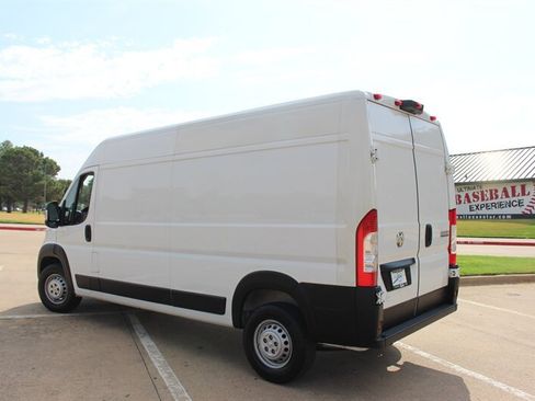 Used 2025 RAM ProMaster 2500 w/ Convenience Group FWD image 3
