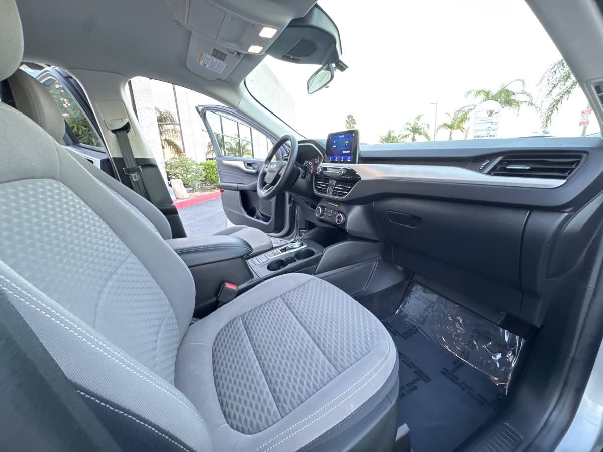 Used 2022 Ford Escape SE FWD image 20