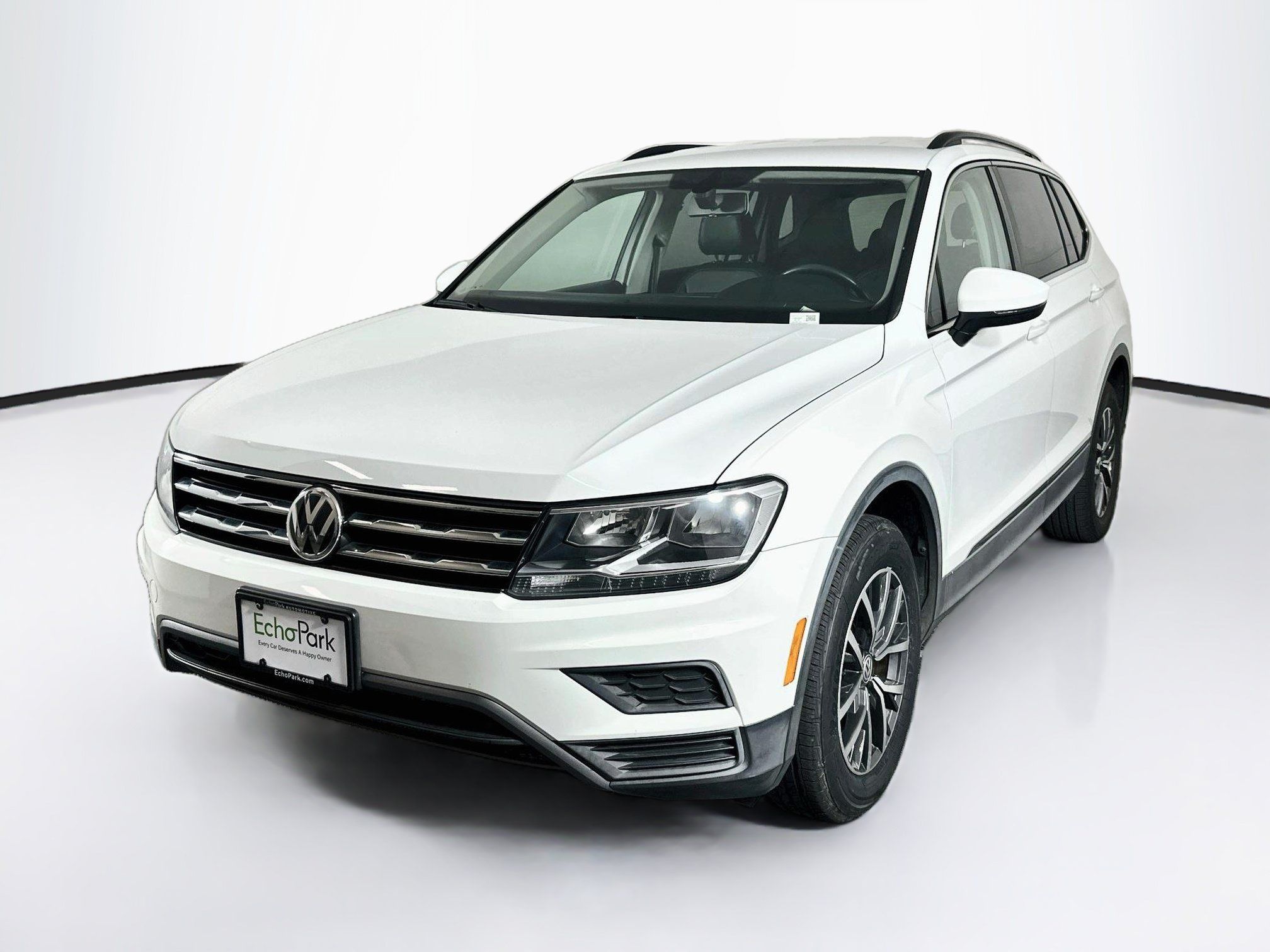 Used 2020 Volkswagen Tiguan SE FWD image 3
