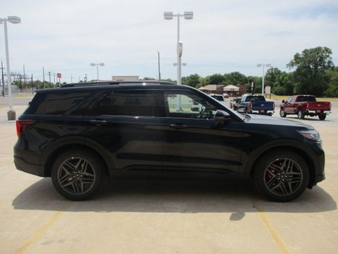 New 2026 Ford Explorer ST w/ Sun And Sound Package AWD/4WD image 4