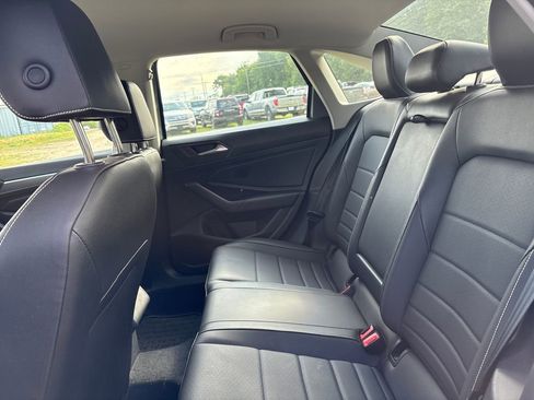 Used 2023 Volkswagen Jetta SE FWD image 9