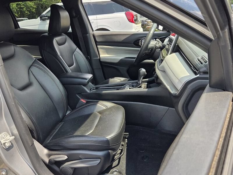 Used 2024 Jeep Compass Limited AWD/4WD image 17