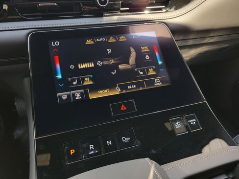 New 2026 INFINITI QX80 Luxe RWD image 25