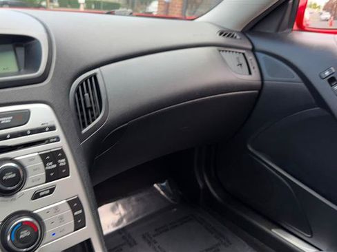 Used 2010 Hyundai Genesis 3.8 RWD image 26