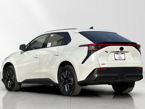 New 2026 Toyota bZ XLE Plus image 5