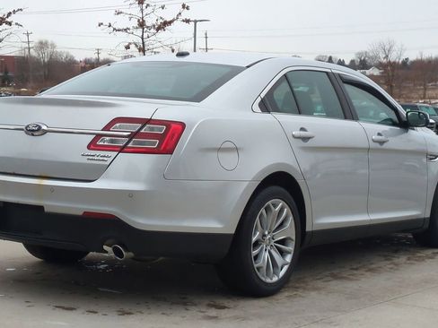 Used 2014 Ford Taurus Limited image 7