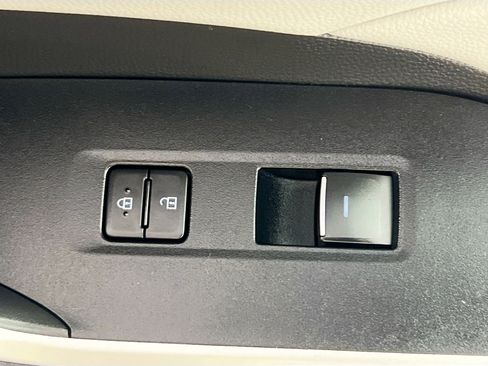 Used 2025 Toyota RAV4 XLE w/ Convenience Package FWD image 30
