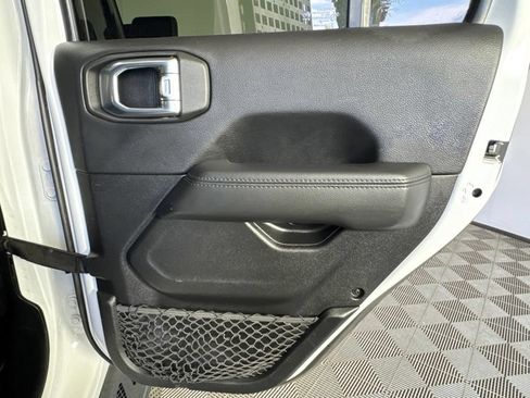 Used 2021 Jeep Wrangler Unlimited Sahara AWD/4WD image 45