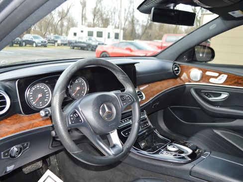 Used 2017 Mercedes-Benz E 300 4MATIC image 13