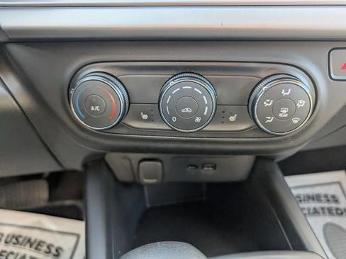 Used 2024 Chevrolet Trax LS w/ LS Convenience Package image 16