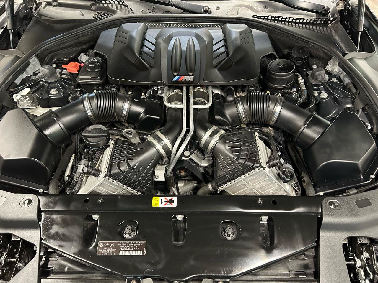 Used 2013 BMW M6 Coupe w/ Executive Pkg RWD image 9