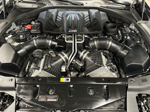 Used 2013 BMW M6 Coupe w/ Executive Pkg image 9