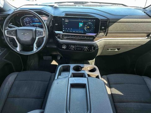 Used 2022 Chevrolet Silverado 1500 RST AWD/4WD image 10