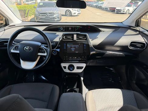 Used 2018 Toyota Prius Prime Plus FWD image 16
