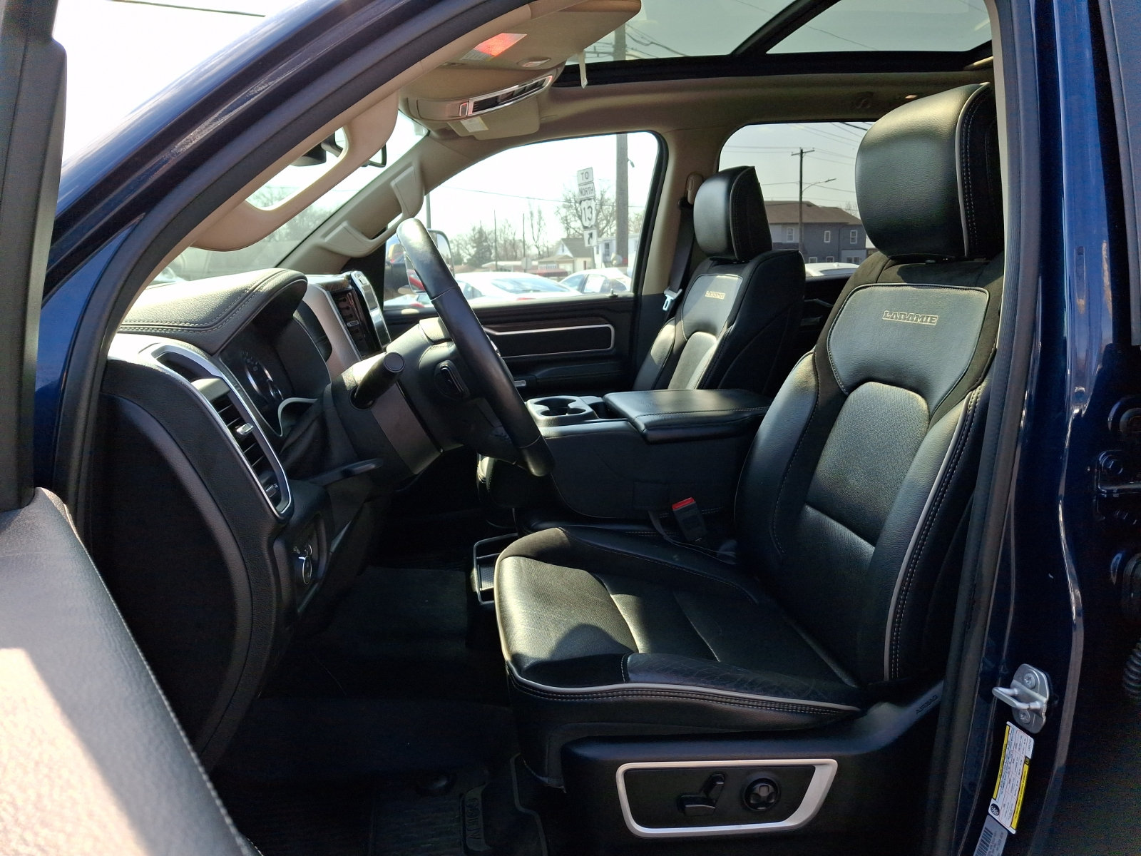 Used 2020 RAM 1500 Laramie AWD/4WD image 13