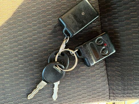 Used 2004 Dodge Ram 1500 Truck ST w/ ST Value Group image 17