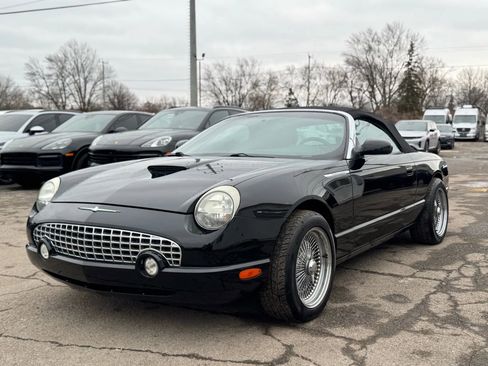 Used 2005 Ford Thunderbird Deluxe image 2
