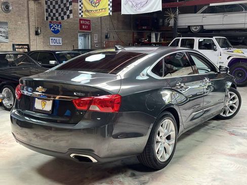 Used 2018 Chevrolet Impala Premier w/ Premier Convenience Package FWD image 2