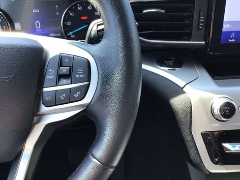 Used 2022 Ford Explorer XLT w/ Equipment Group 202A AWD/4WD image 29