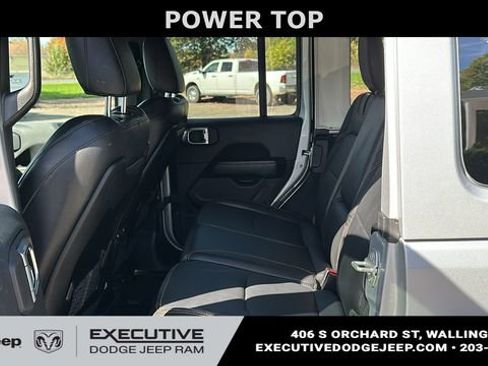 Used 2024 Jeep Wrangler Unlimited Sahara w/ Technology Group AWD/4WD image 23