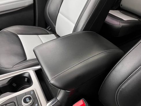 Used 2023 Ford Explorer XLT w/ Equipment Group 202A image 31