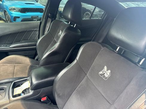 Used 2018 Dodge Charger R/T Scat Pack RWD image 9