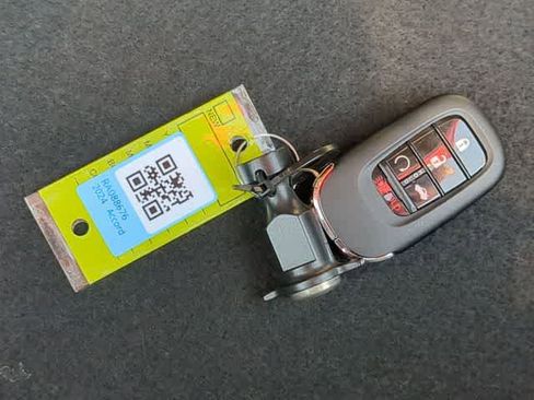 Used 2024 Honda Accord EX image 34