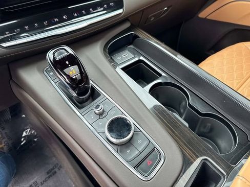 Certified 2024 Cadillac Escalade ESV Premium Luxury w/ Performance Package image 26