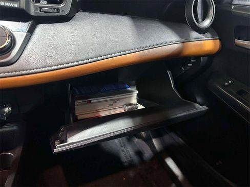 Used 2016 Toyota RAV4 SE image 32