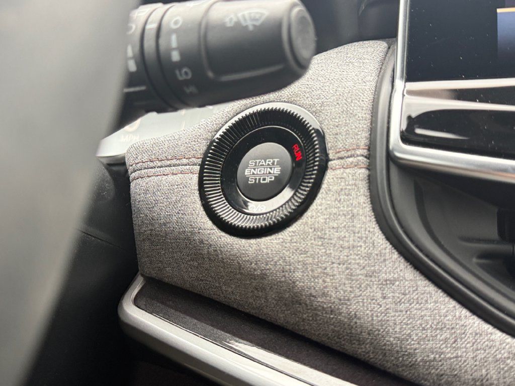 Certified 2023 Jeep Compass Latitude AWD/4WD image 18