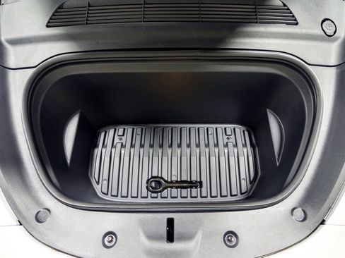 Used 2022 Tesla Model Y Performance image 24