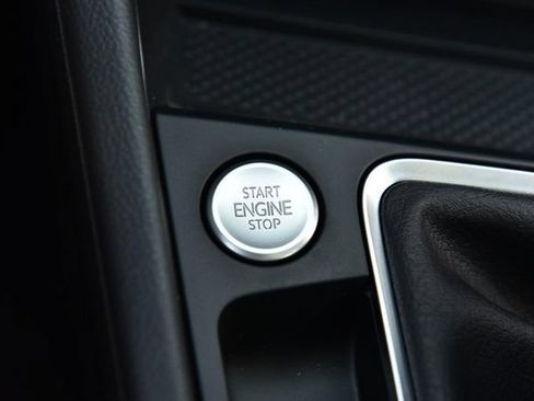 New 2026 Volkswagen Jetta SE FWD image 17