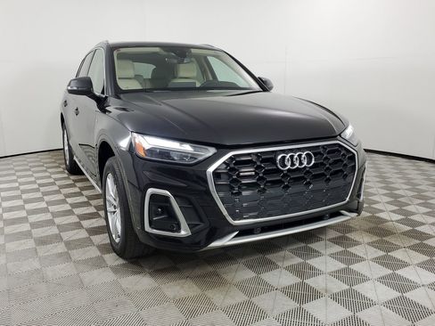 Certified 2023 Audi Q5 2.0T Premium w/ Convenience Package image 2