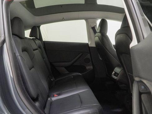 Used 2023 Tesla Model Y Long Range image 40