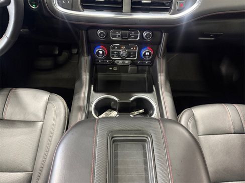 Used 2022 Chevrolet Suburban RST w/ Sport Performance Package image 15