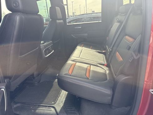 Used 2022 GMC Sierra 2500 AT4 w/ AT4 Premium Plus Package AWD/4WD image 14