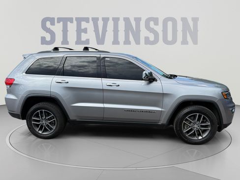 Used 2017 Jeep Grand Cherokee Limited w/ Luxury Group II AWD/4WD image 6
