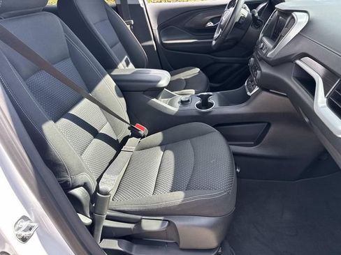Used 2024 GMC Terrain SLE AWD/4WD image 11