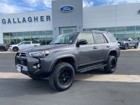 Used 2020 Toyota 4Runner SR5 Premium AWD/4WD image 29
