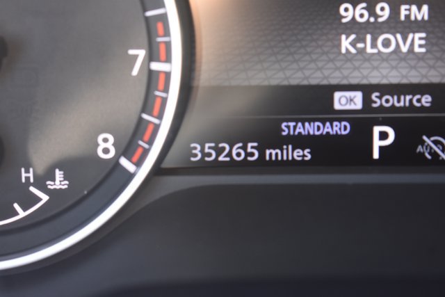 Used 2025 Nissan Pathfinder SV FWD image 23