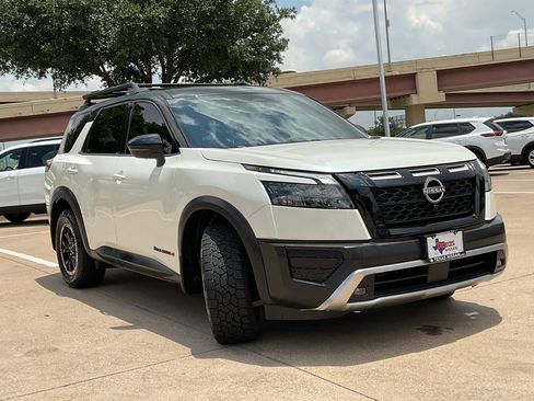Used 2023 Nissan Pathfinder Rock Creek AWD/4WD image 3