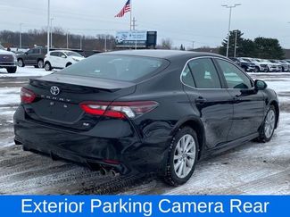 Used 2021 Toyota Camry SE video 3