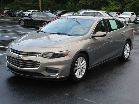 Used 2017 Chevrolet Malibu Hybrid w/ Leather Package FWD image 8