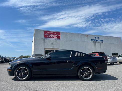 Used 2008 Ford Mustang GT RWD image 2