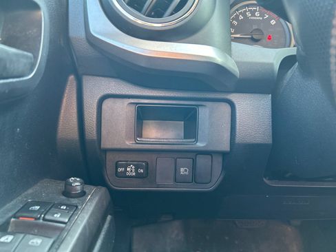 Used 2019 Toyota Tacoma SR5 AWD/4WD image 19