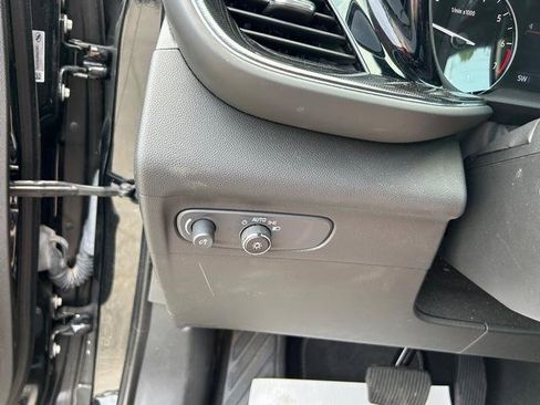 Used 2023 Buick Envision Preferred image 24