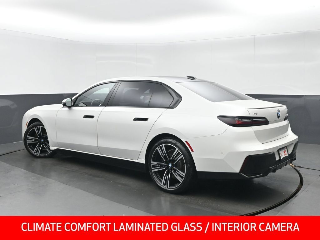 Used 2023 BMW i7 xDrive60 AWD/4WD image 5
