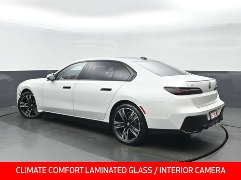 Used 2023 BMW i7 xDrive60 AWD/4WD image 5