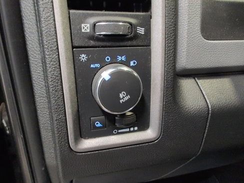 Used 2015 RAM 1500 Express image 17